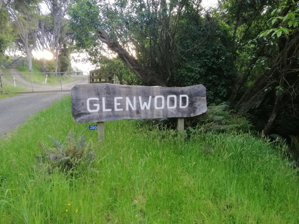 Glenwood Akaroa Bush Retreat - Kanuka Hut Exterior photo